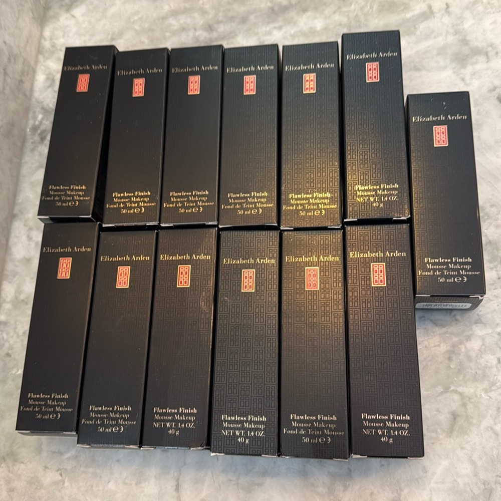 Elizabeth Arden Flawless Finish Mousse Makeup in Melba (04)